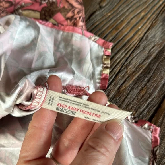 Free People Pillow Talk floral banana print poly short set pajamas EUC size M - Picture 6 of 9